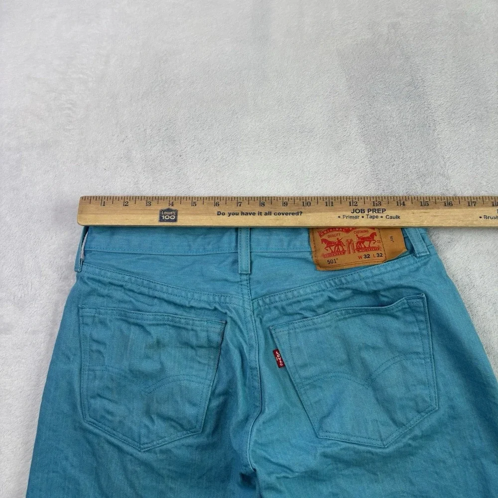 Levis **colors may